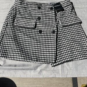 Forever 21 Black and White Houndstooth Skirt